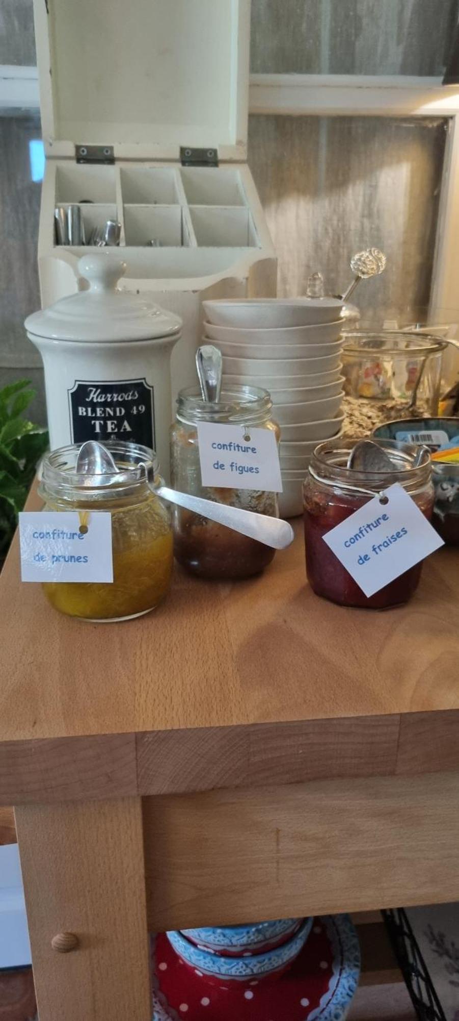 Mas Tulipe De Soie Acomodação com café da manhã Bevons Exterior foto